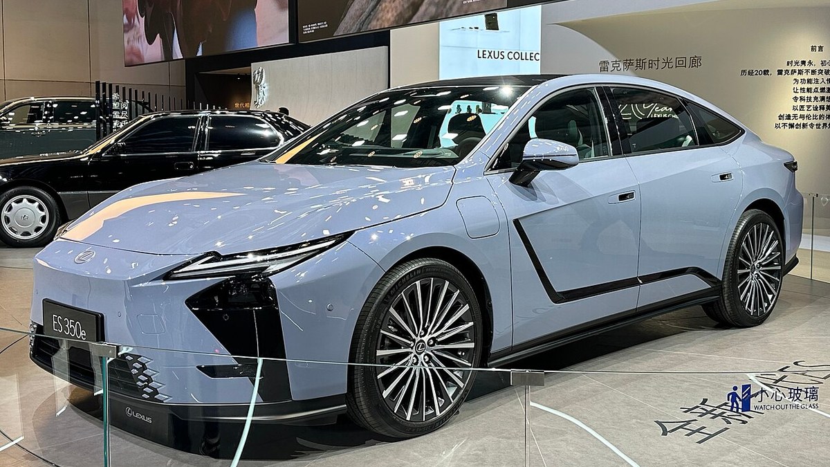 Lexus ES (EV)