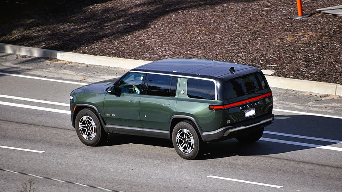 Rivian R1S